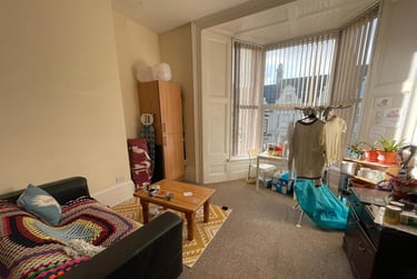 2 bed flat, 17 Woodland Terrace,, Greenbank, Plymouth, PL48NL - Image 1
